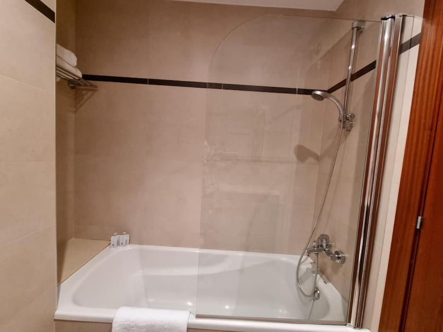 604B - Apartamento Con Garaje Oviedo Kültér fotó